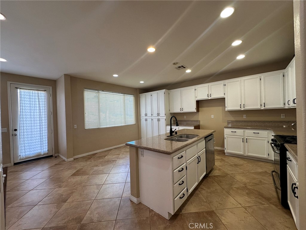 34256 Devlin Drive Property Photo 11