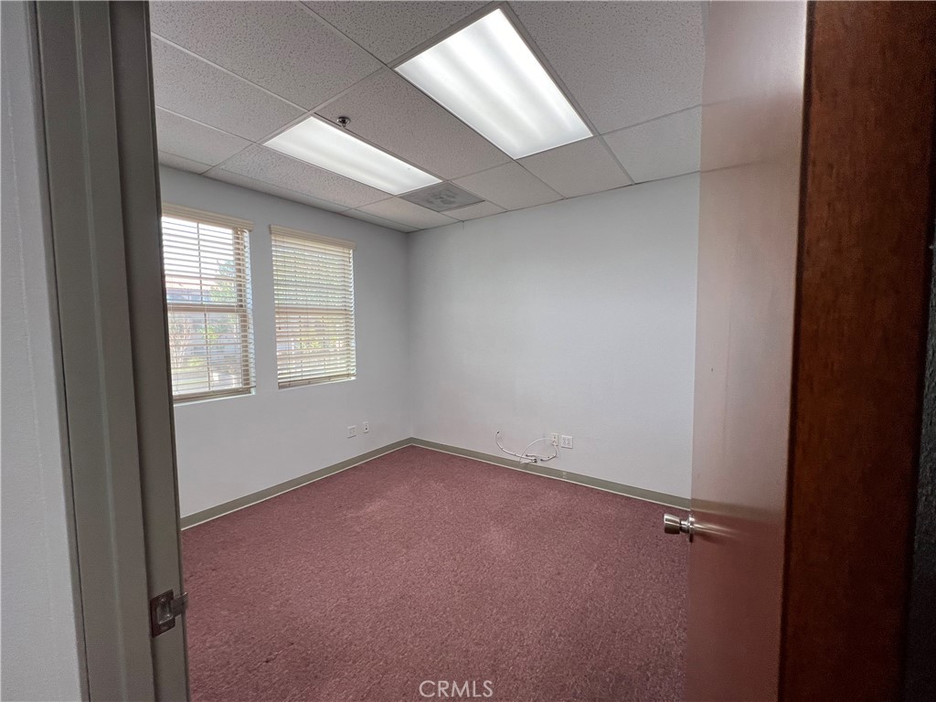 8689 Sierra Avenue D Property Photo 6