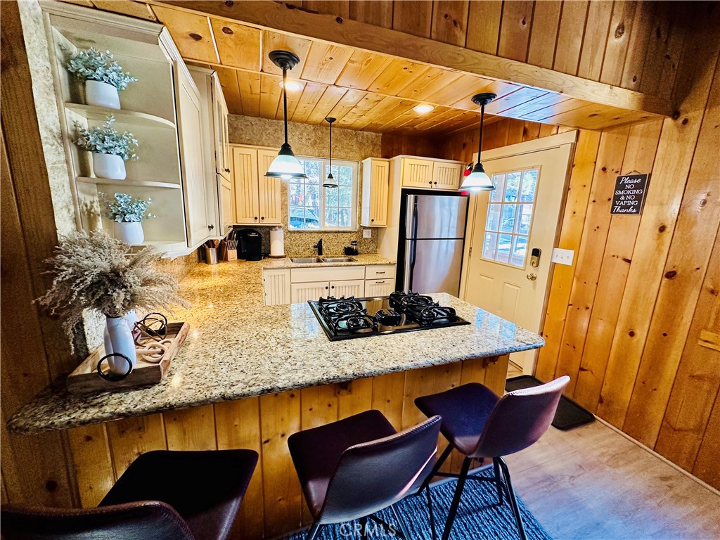 2428 Ridge Road Property Photo 10