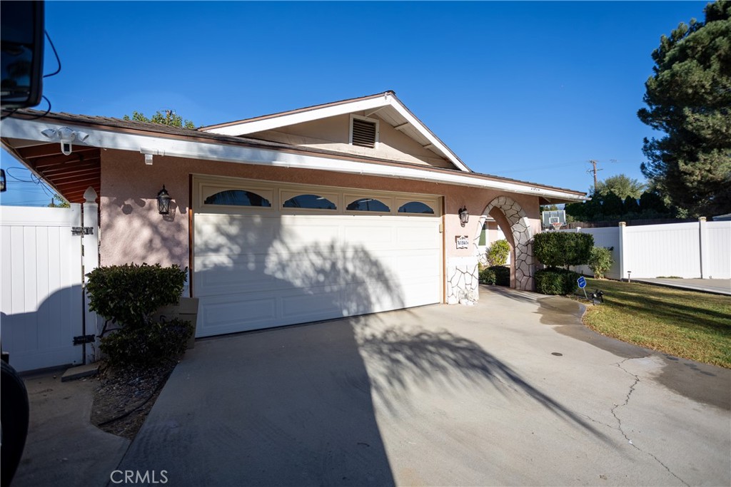 41940 Stonecliff Way Property Photo 2