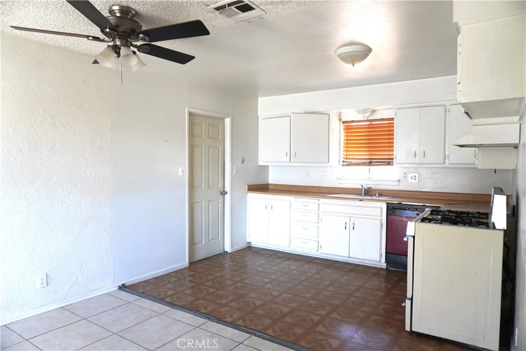 15995 & 15997 Spruce Street Property Photo 21