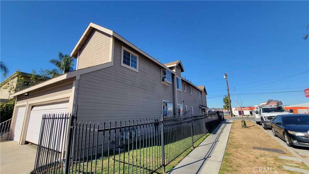 2400 W Commonwealth Avenue Property Photo 3