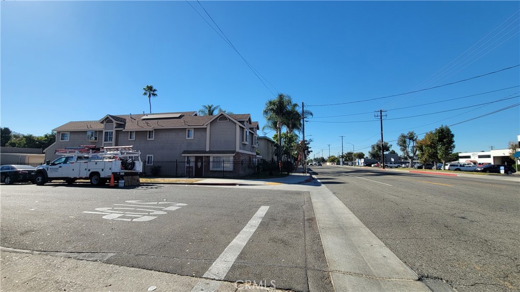 2400 W Commonwealth Avenue Property Photo 7
