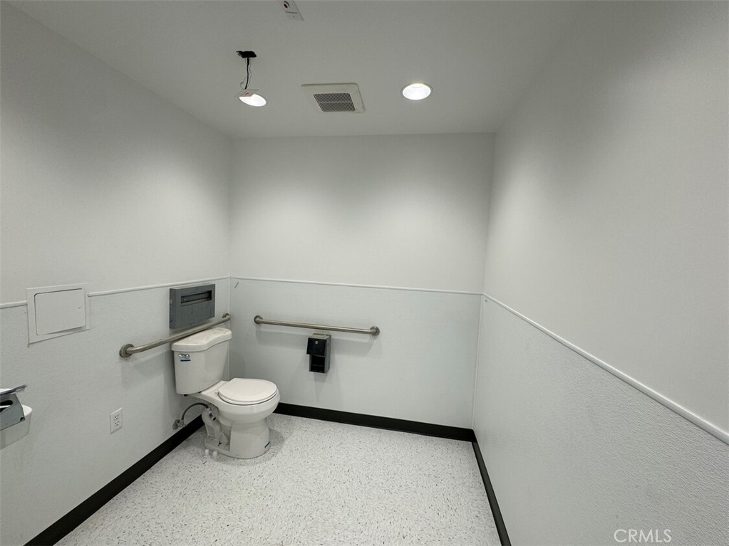 1420 W Holt Avenue Property Photo 6