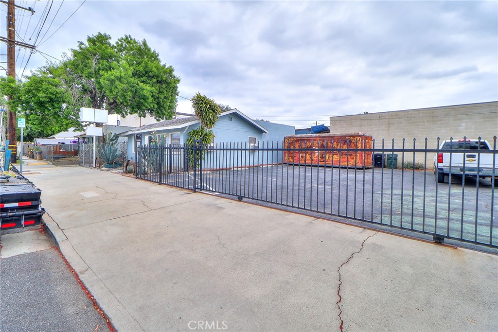 256 E Front Street Property Photo 15