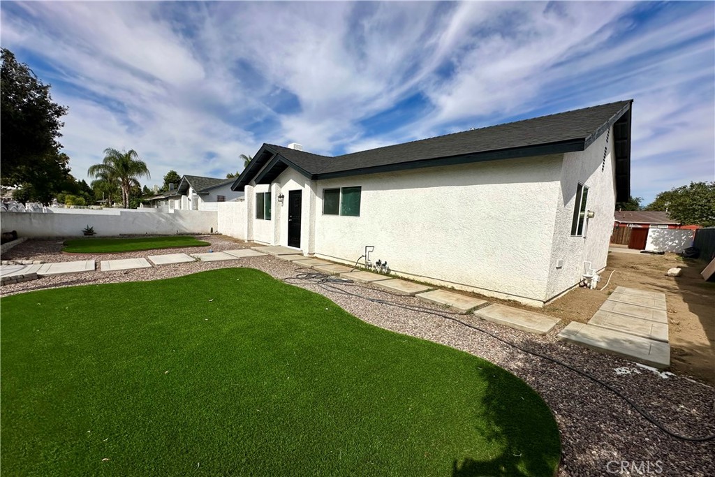 2112 W Mill Street Property Photo 3