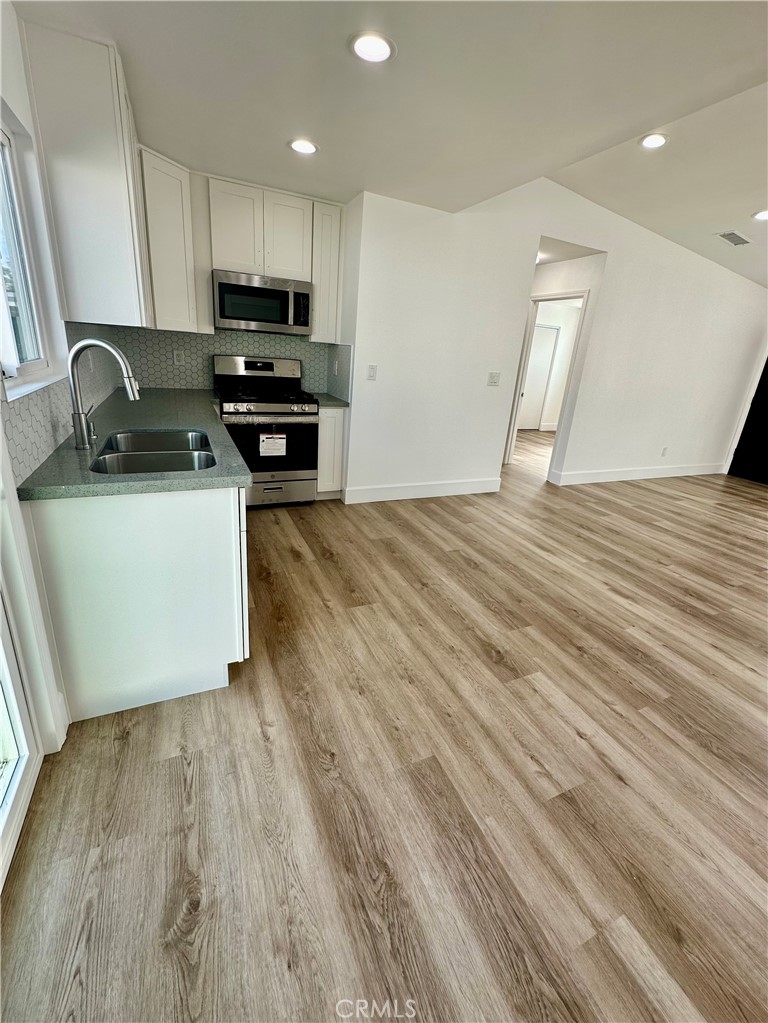 2112 W Mill Street Property Photo 7