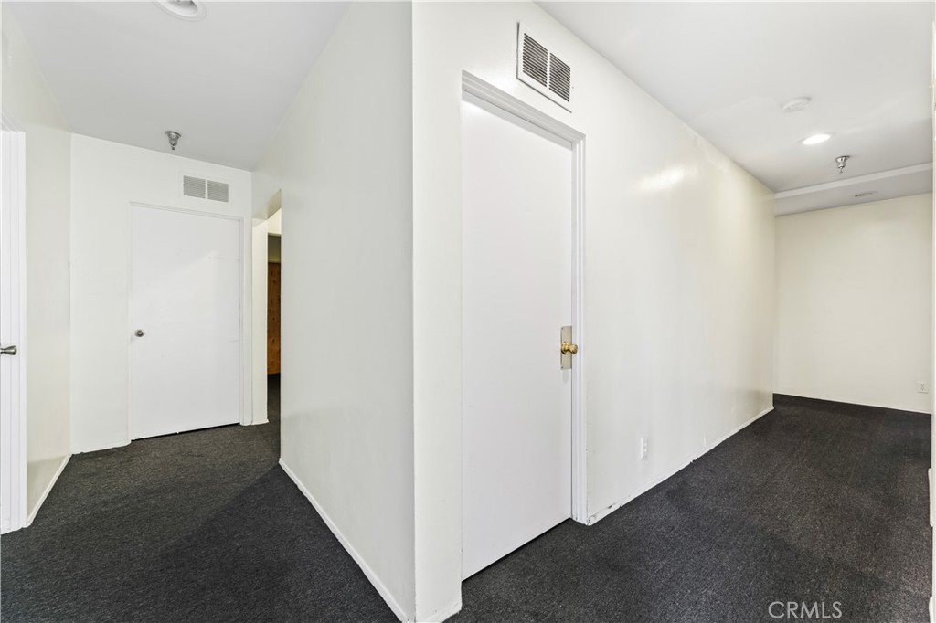 400 W Alondra Boulevard Property Photo 10