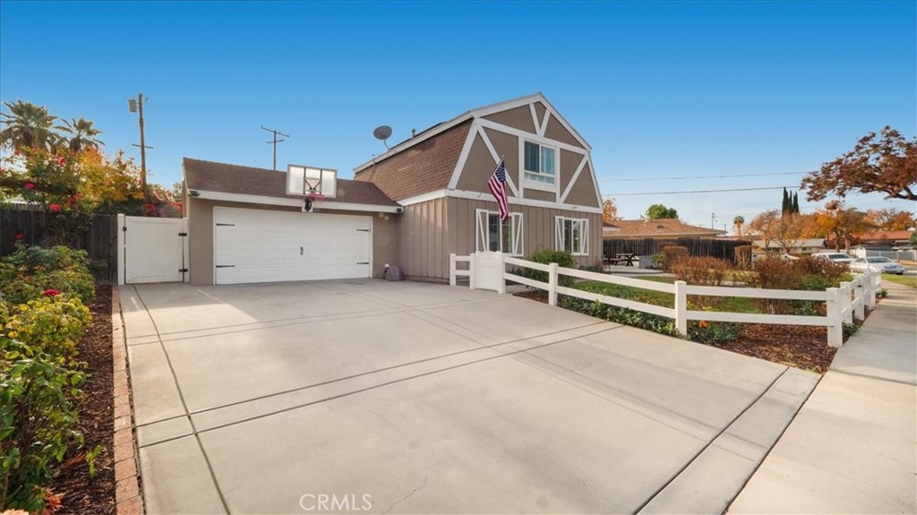 1016 Dracena Court Property Photo 2