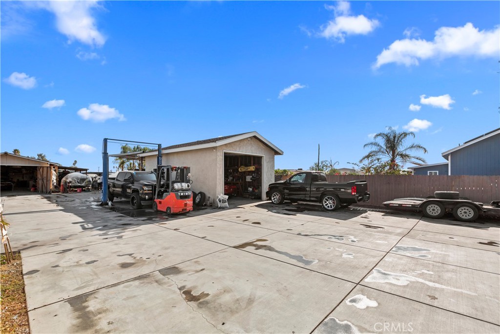 10695 Linden Avenue Property Photo
