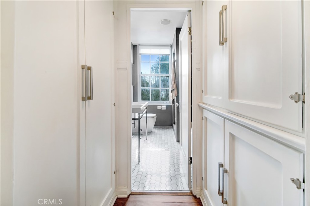 855 S Serrano Avenue 32a Property Photo 16