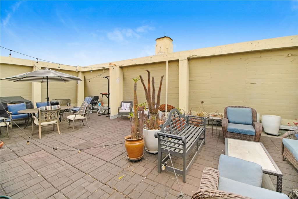 855 S Serrano Avenue 32a Property Photo 21