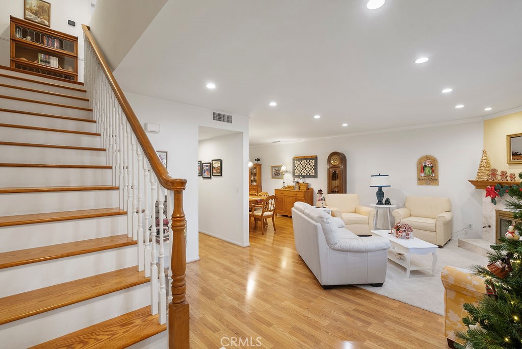 976 South Glendora Avenue Property Photo 4