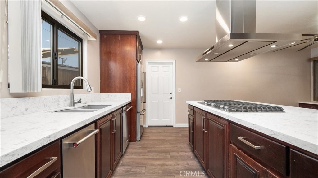 145 Carlota Way Property Photo 6