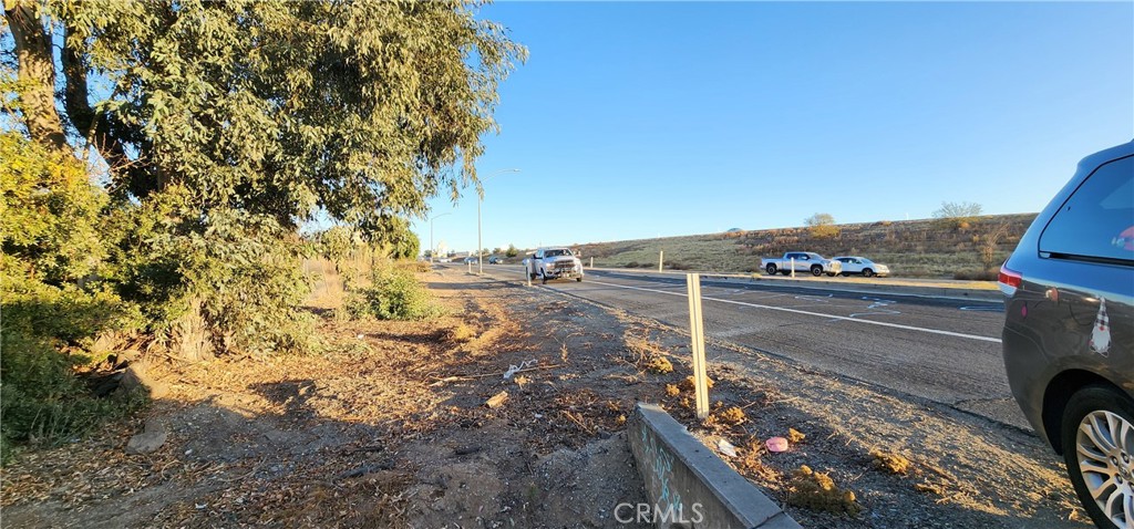 21320 Box Springs Road Property Photo 14