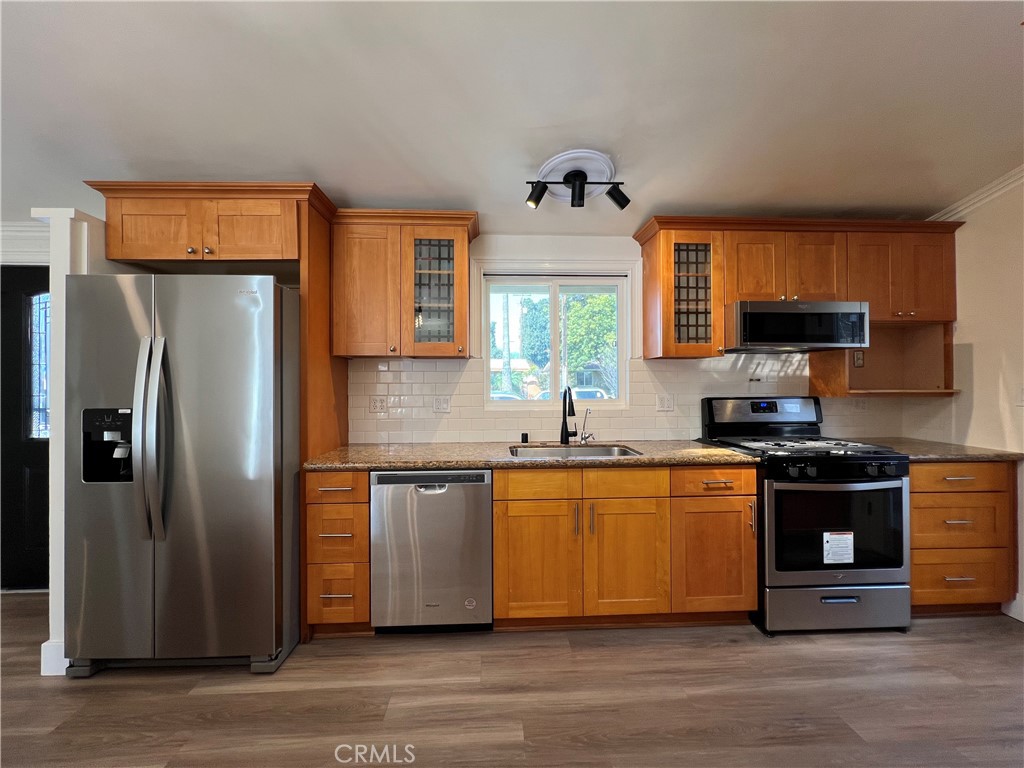 16602 Kingside Drive E Property Photo 9
