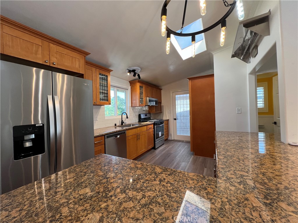 16602 Kingside Drive E Property Photo 14