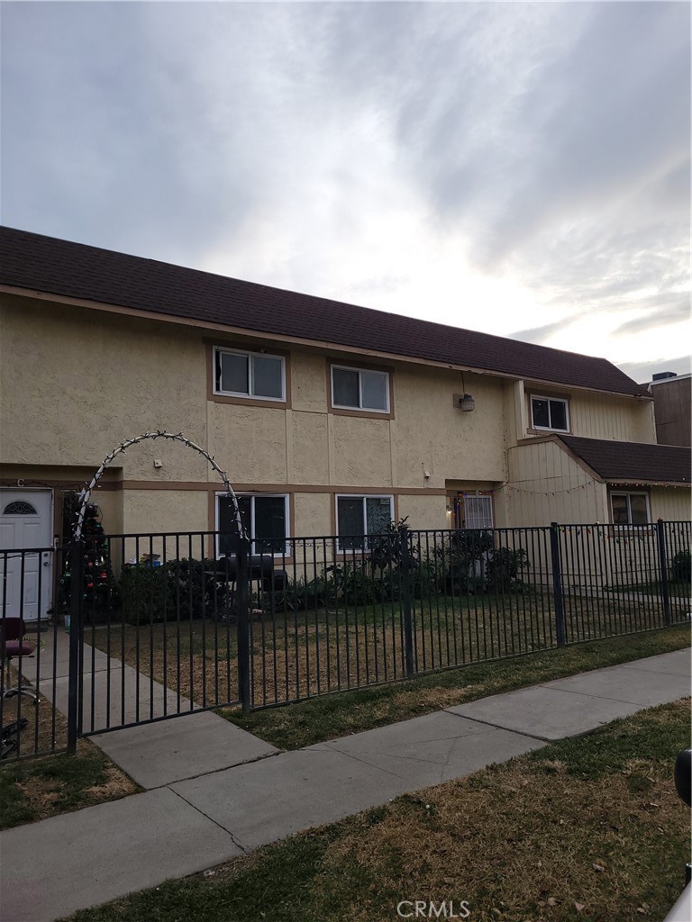 153 E Jackson Street Property Photo 2