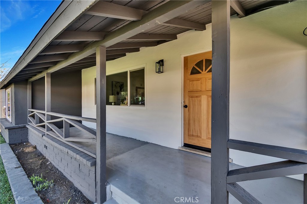871 W 29th Street Property Photo 3