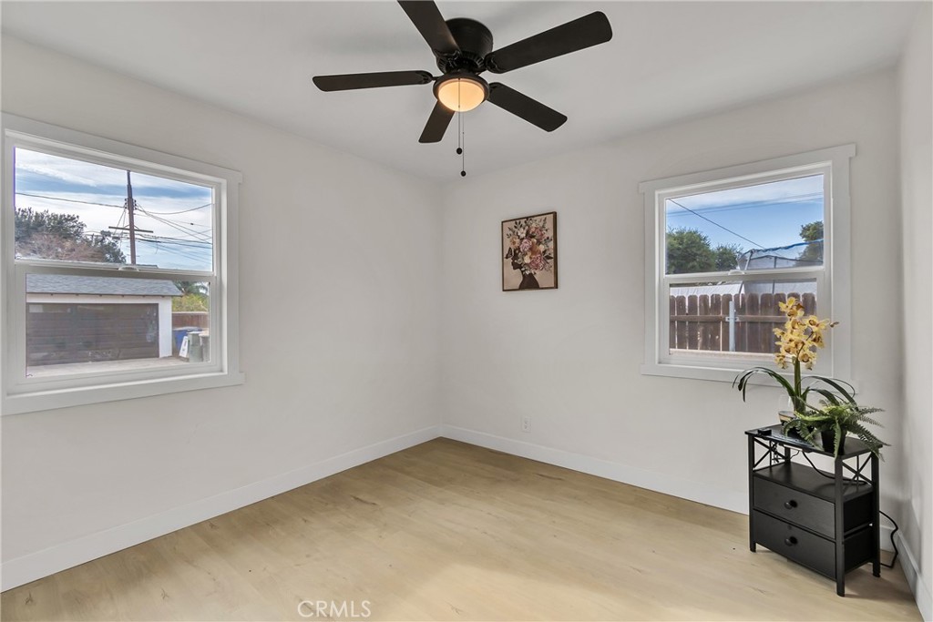 871 W 29th Street Property Photo 18