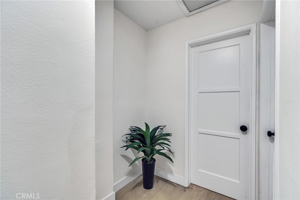 871 W 29th Street Property Photo 21