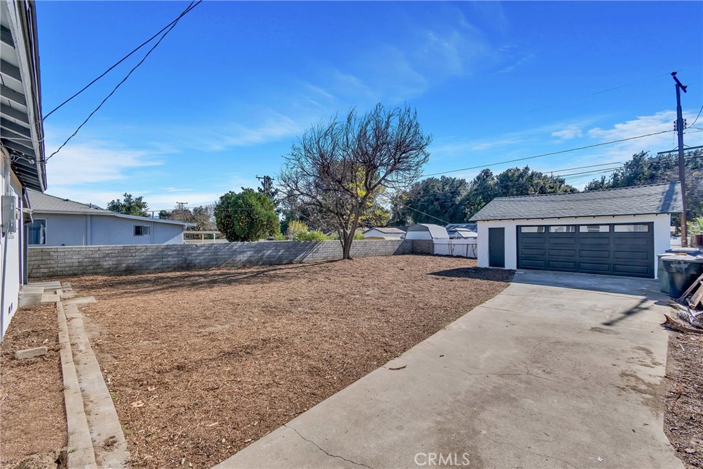 871 W 29th Street Property Photo 29