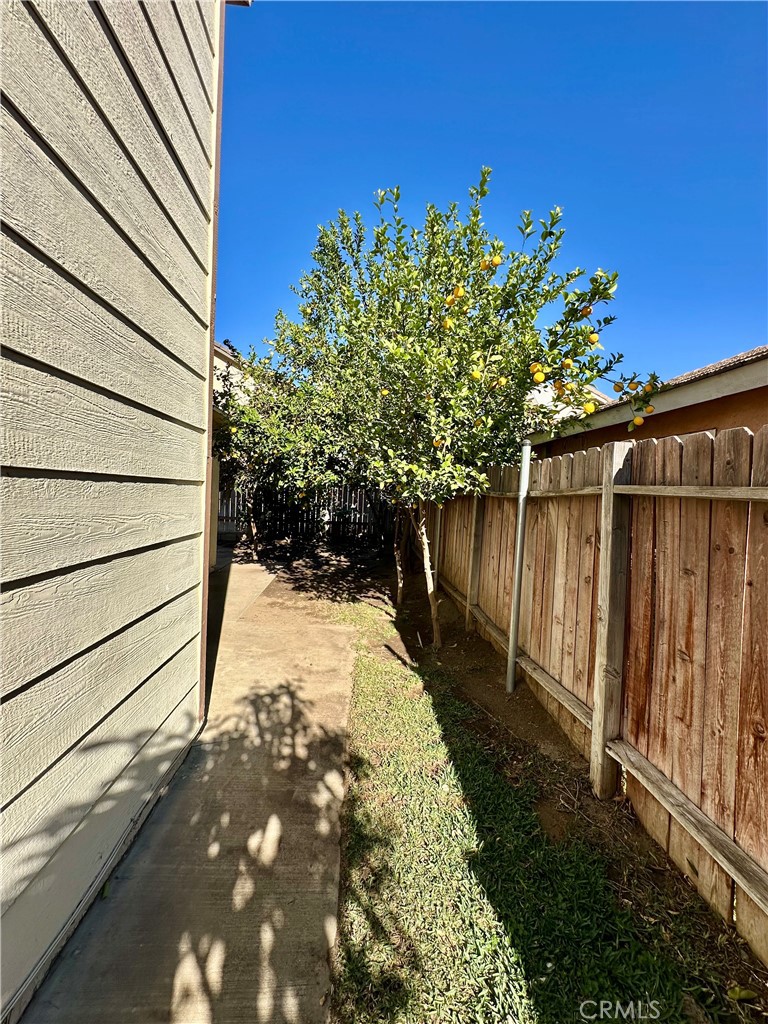 1915 W Quartermaster Street Property Photo 12