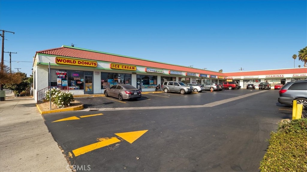 1285 S Garey Property Photo 4