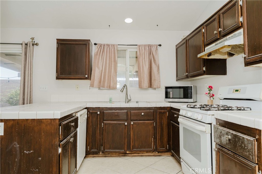 14213 High Point Court Property Photo 17