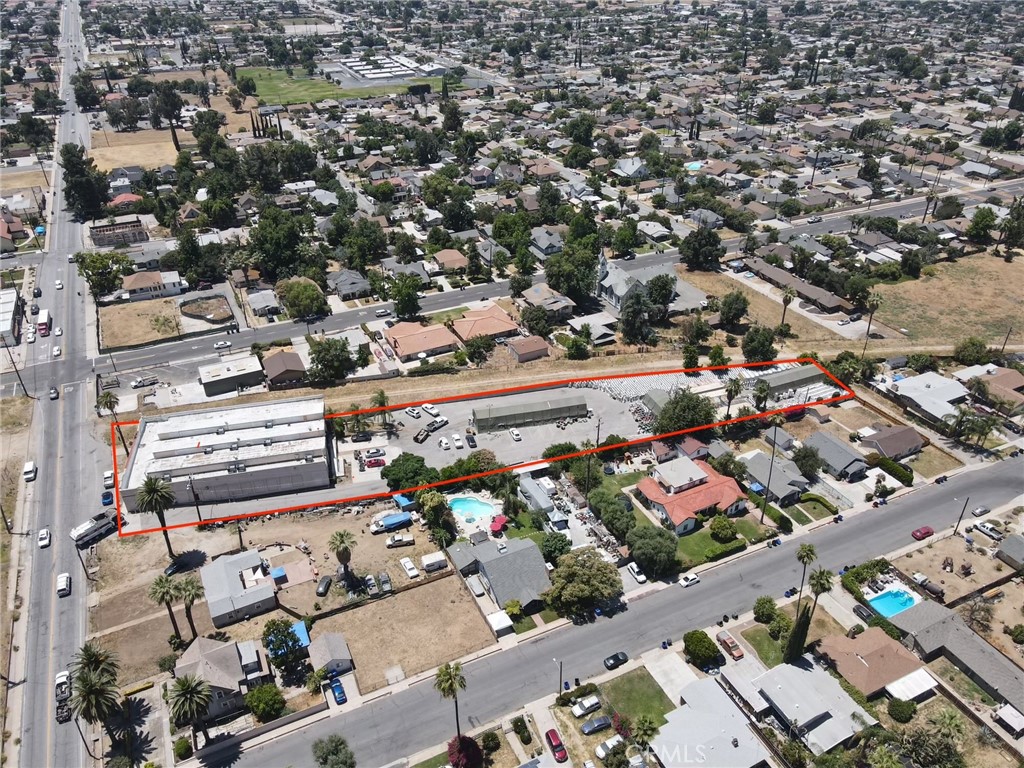1672 Palm Avenue Property Photo 1