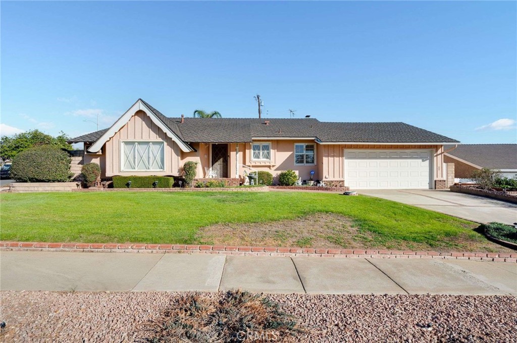486 N Nearglen Avenue Property Photo
