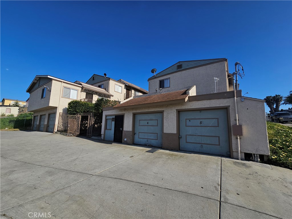4750 Cereza Street Property Photo 3