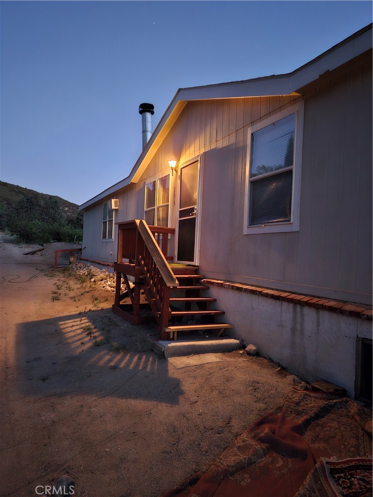 43615 Lake Hughes Road Property Photo