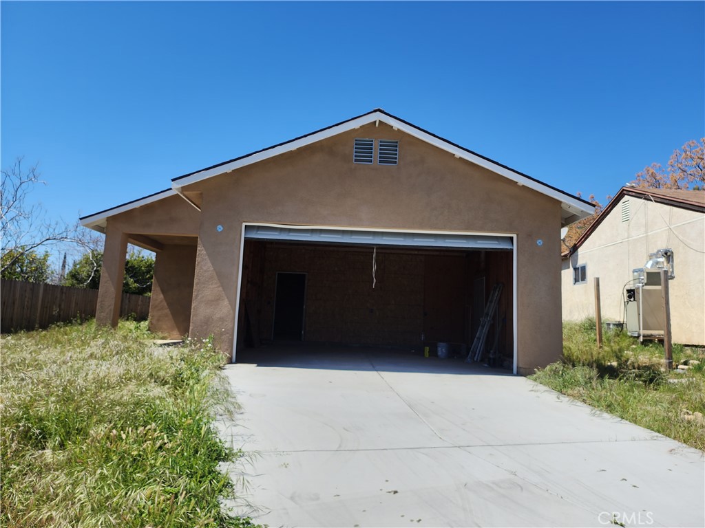 655 N Blanchard Street Property Photo 1