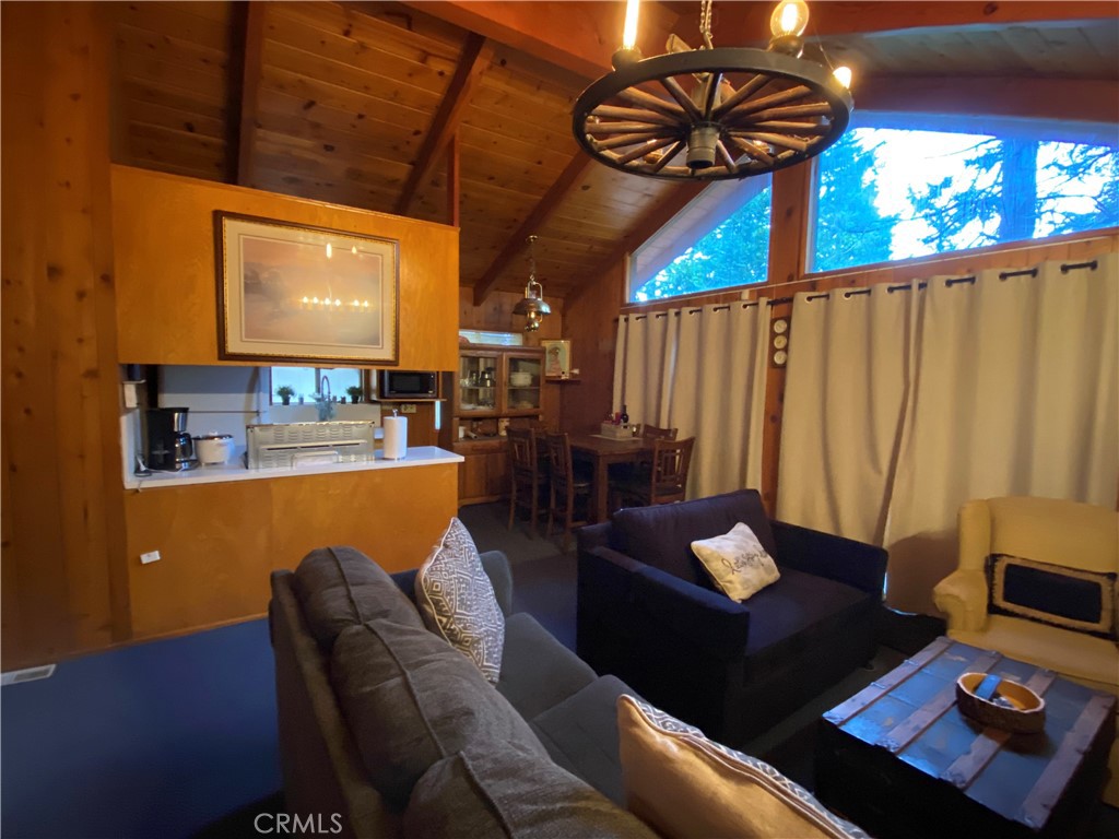 558 Rose Lane Property Photo 8
