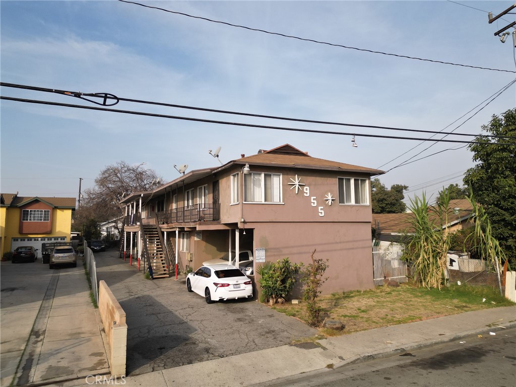 955 S Downey Road Property Photo 2