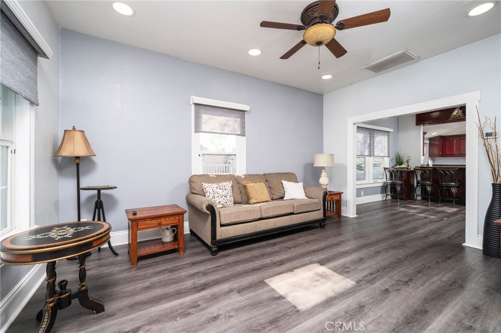 1207 6th Street Property Photo 6