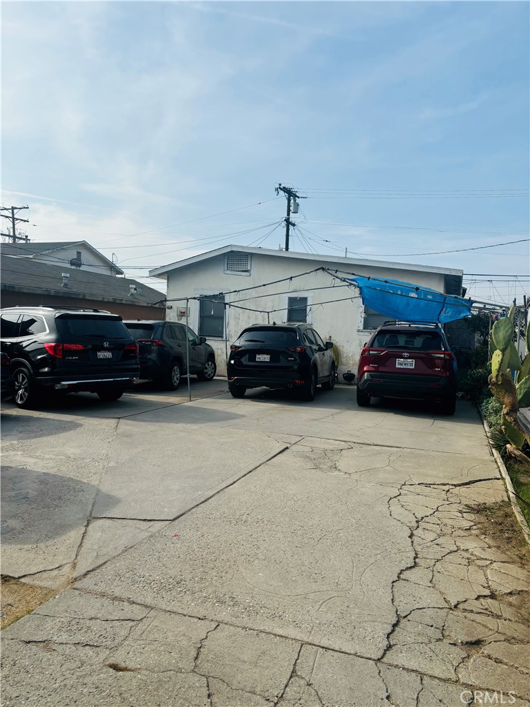 1123 S Kern Avenue Property Photo 3