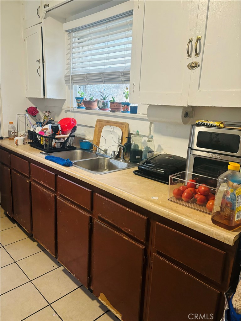 1123 S Kern Avenue Property Photo 6