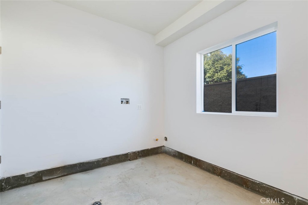 278 N 11th Avenue Property Photo 22