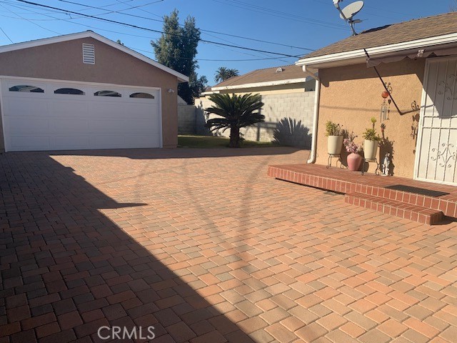 6303 Eileen Street Property Photo 4