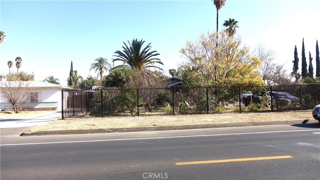 642 N Santa Fe Street Property Photo 3