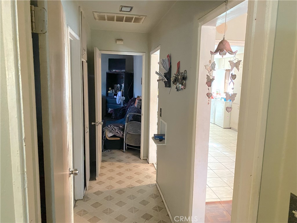 642 N Santa Fe Street Property Photo 13