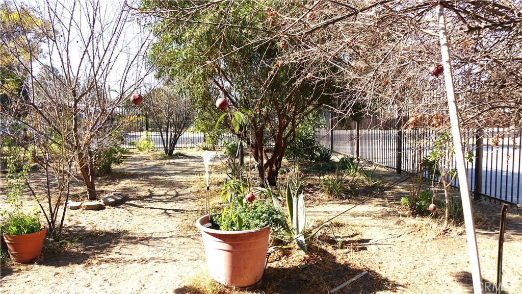 642 N Santa Fe Street Property Photo 18