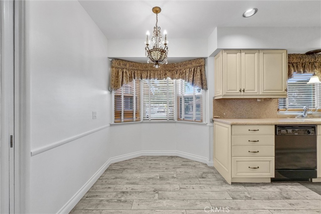 3075 Pepper Tree Lane Property Photo 9