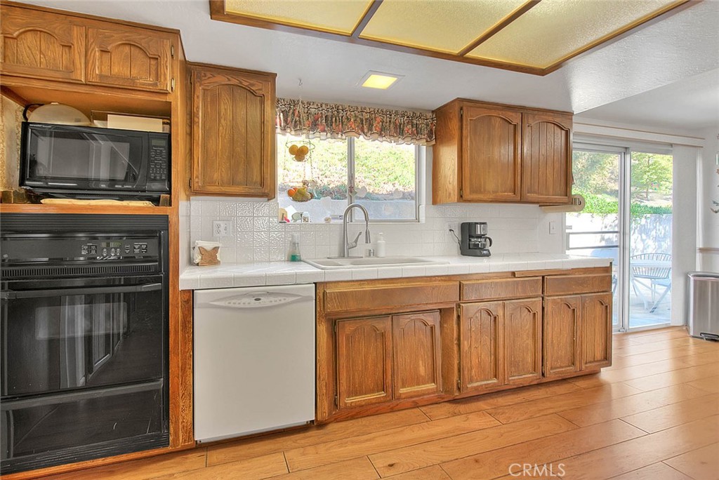 2404 Willow Drive Property Photo 26