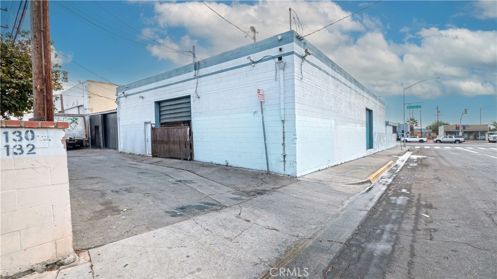 1140 S Ferris Avenue Property Photo 8