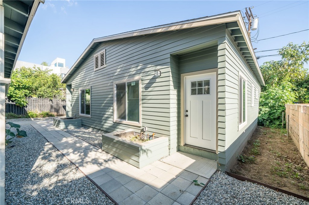 1414 N Las Palmas Avenue Property Photo 4