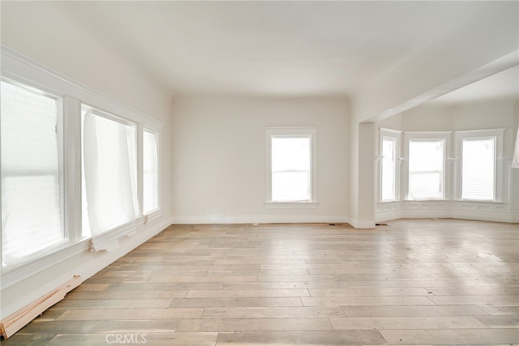 1414 N Las Palmas Avenue Property Photo 30