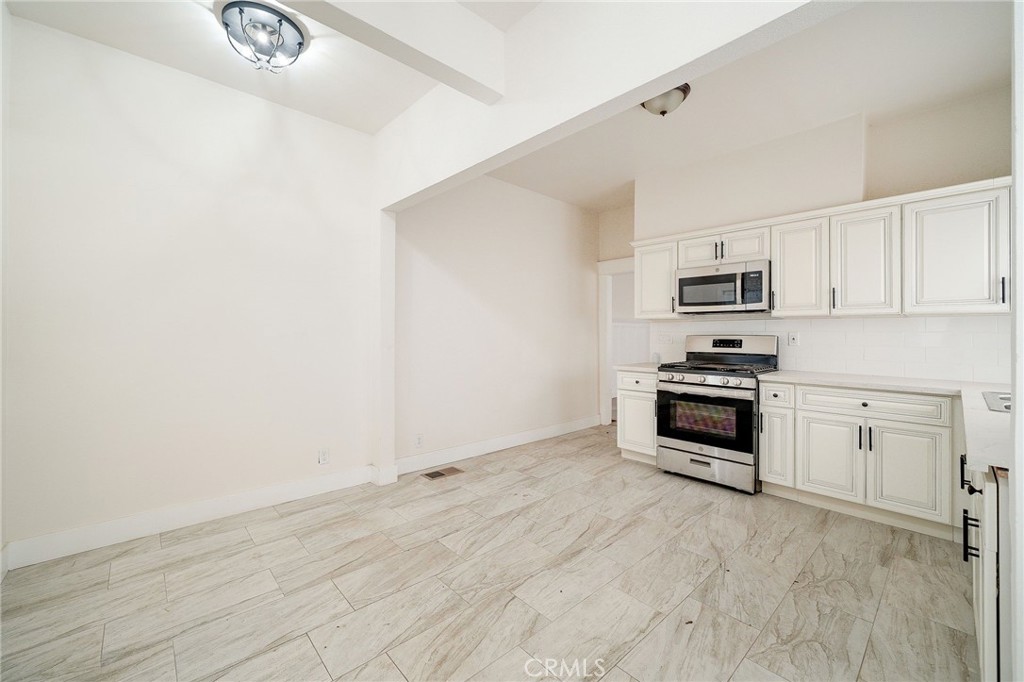 1414 N Las Palmas Avenue Property Photo 48